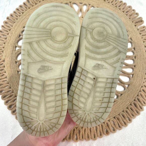 Nike Air Jordan 1 Mid Se GS  Av5174 Sneakers Black Ember Glow Barely Volt 10C - Picture 10 of 10